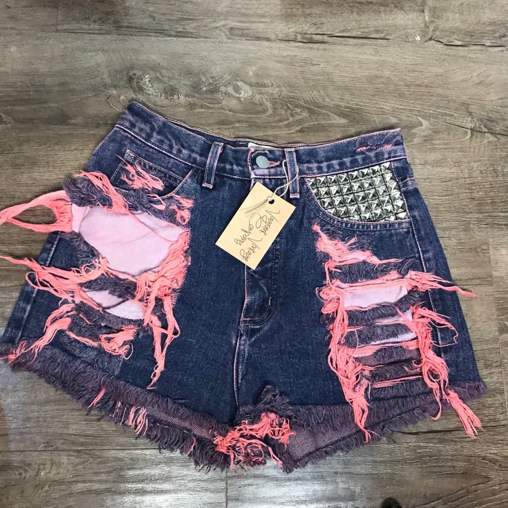 GUESS New dyed distressed denim high waist shorts